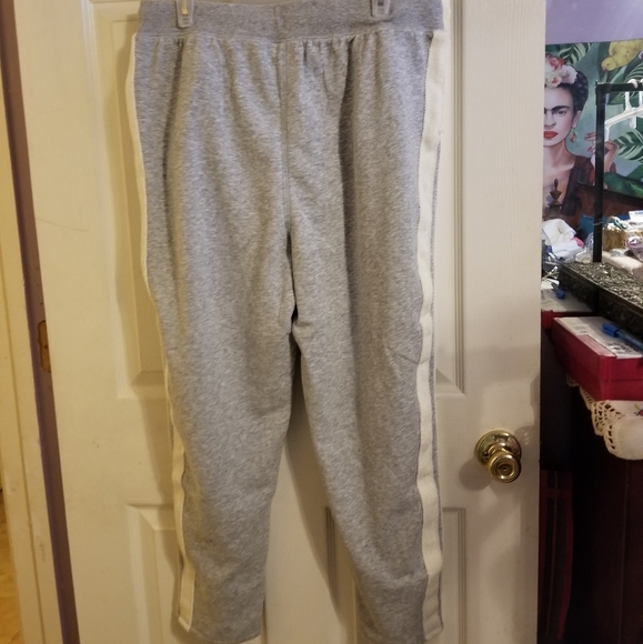 CLEARANCE** Authentic Champion Drawstring Cropped Sweatpants - Picture 7 of 7
